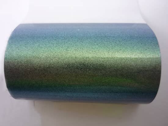 Yellow/Indigo color shift pigment